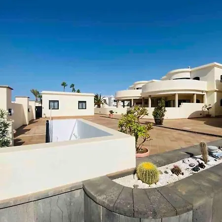 Riviera Park 7a - Air Con- Wi-fi- Uk Channels- 5 Minutes Walking From The Sea Tías