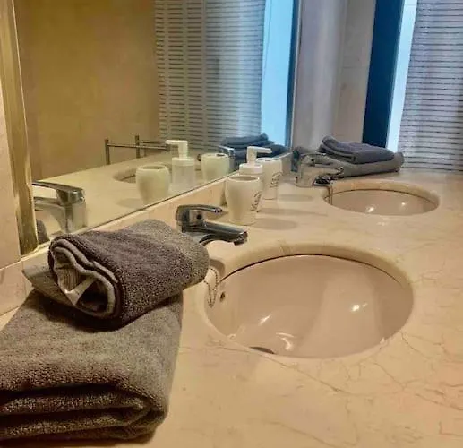 Riviera Park 7a - Air Con- Wi-fi- Uk Channels- 5 Minutes Walking From The Sea Apartment *